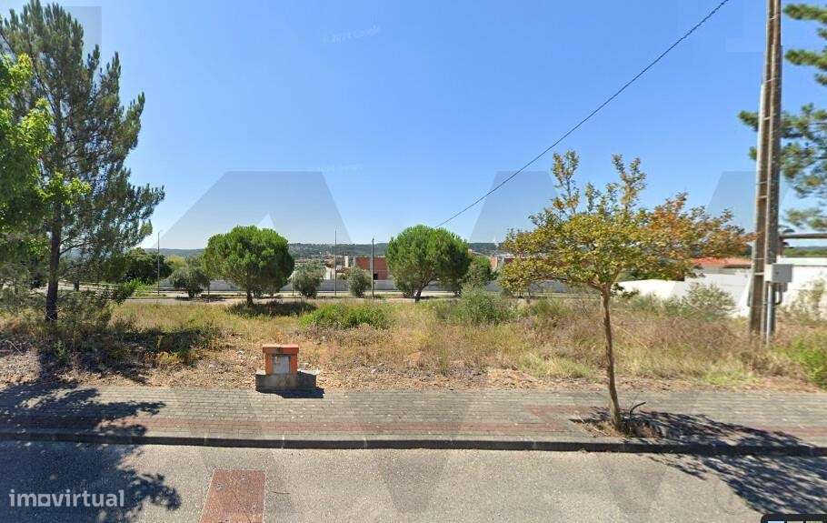 Terreno Urbano de 604m2 para construção de moradia com vista em Urbani - Grande imagem: 4/6