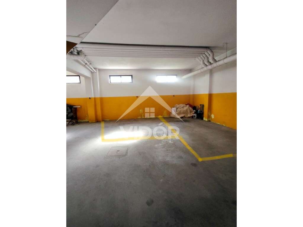 Garagem Edifício Portelinha Fânzeres - Grande imagem: 5/6