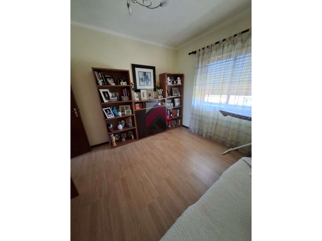 Moradia T3 Isolada na Costa do Valado-36