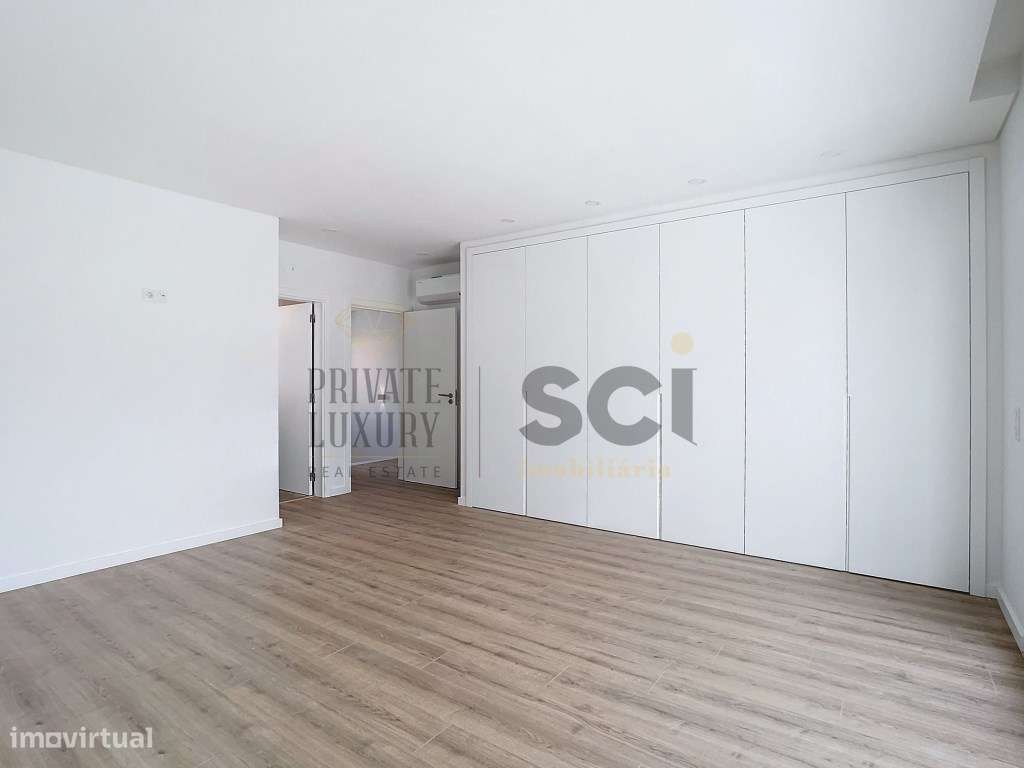 Moradia T4 na Charneca da Caparica | Piscina e Garagem-8