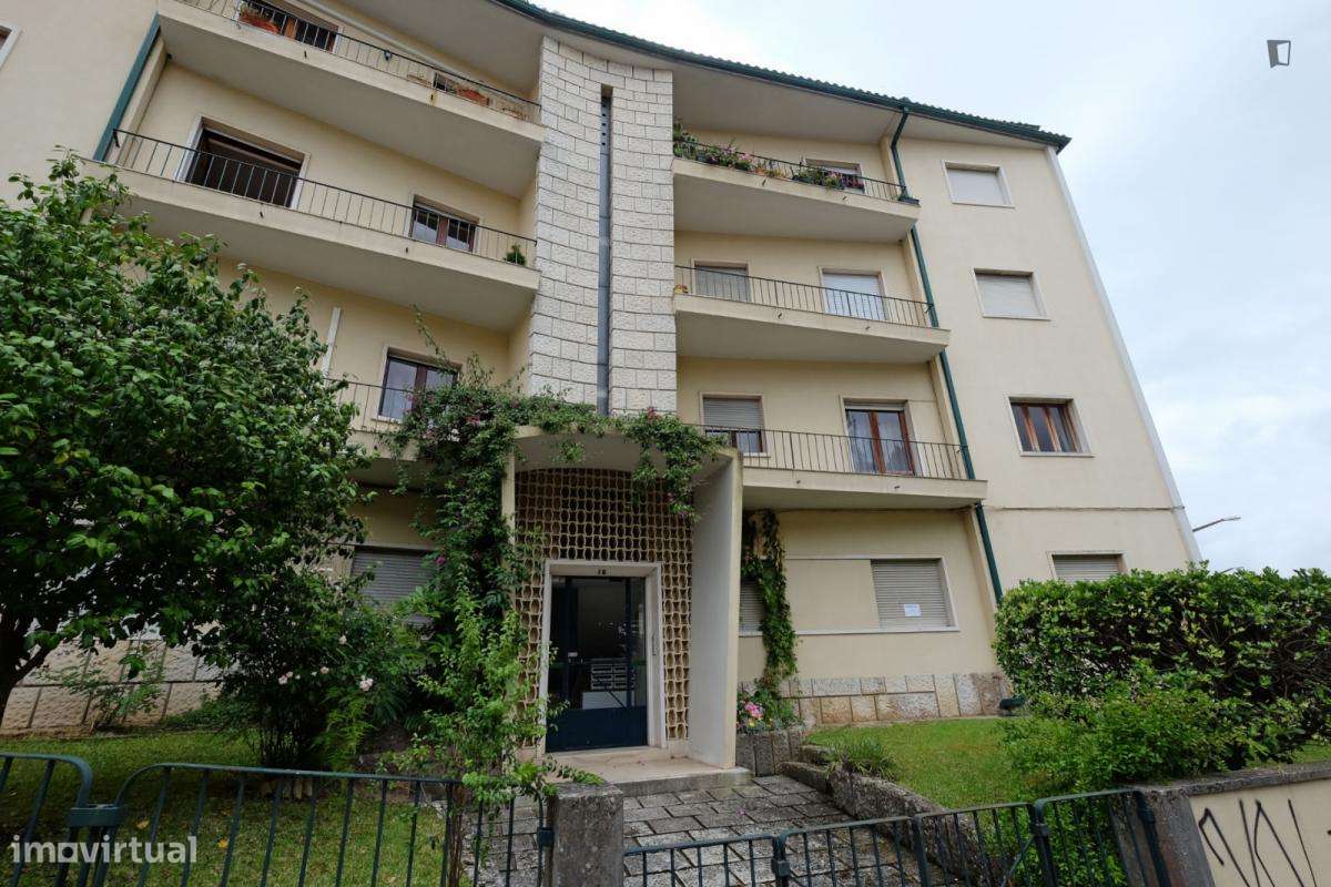 Quarto - localizado em Cidral Coimbra - Grande imagem: 5/7