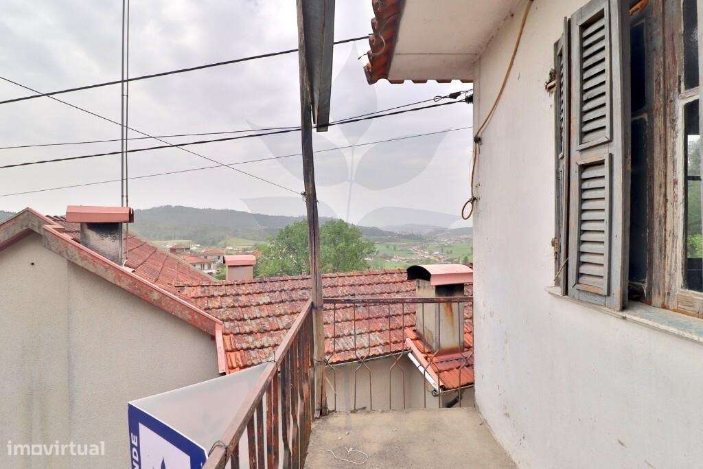 Duas Moradias em Escudeiros c/ aprox. 3.200m2 de terreno-17