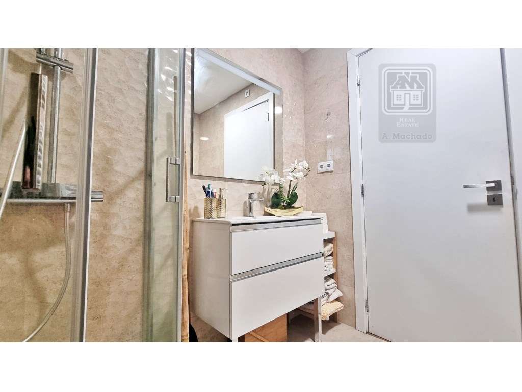 VENDA de APARTAMENTO T2 como NOVO - centro cidade Ponta Delgada (Sã...-31