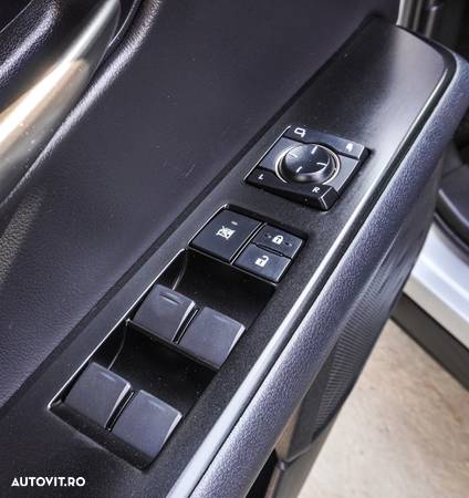 Lexus UX 250h 2.0L HEV 20H- (178 HP) 4X4 CVT Executive - 35
