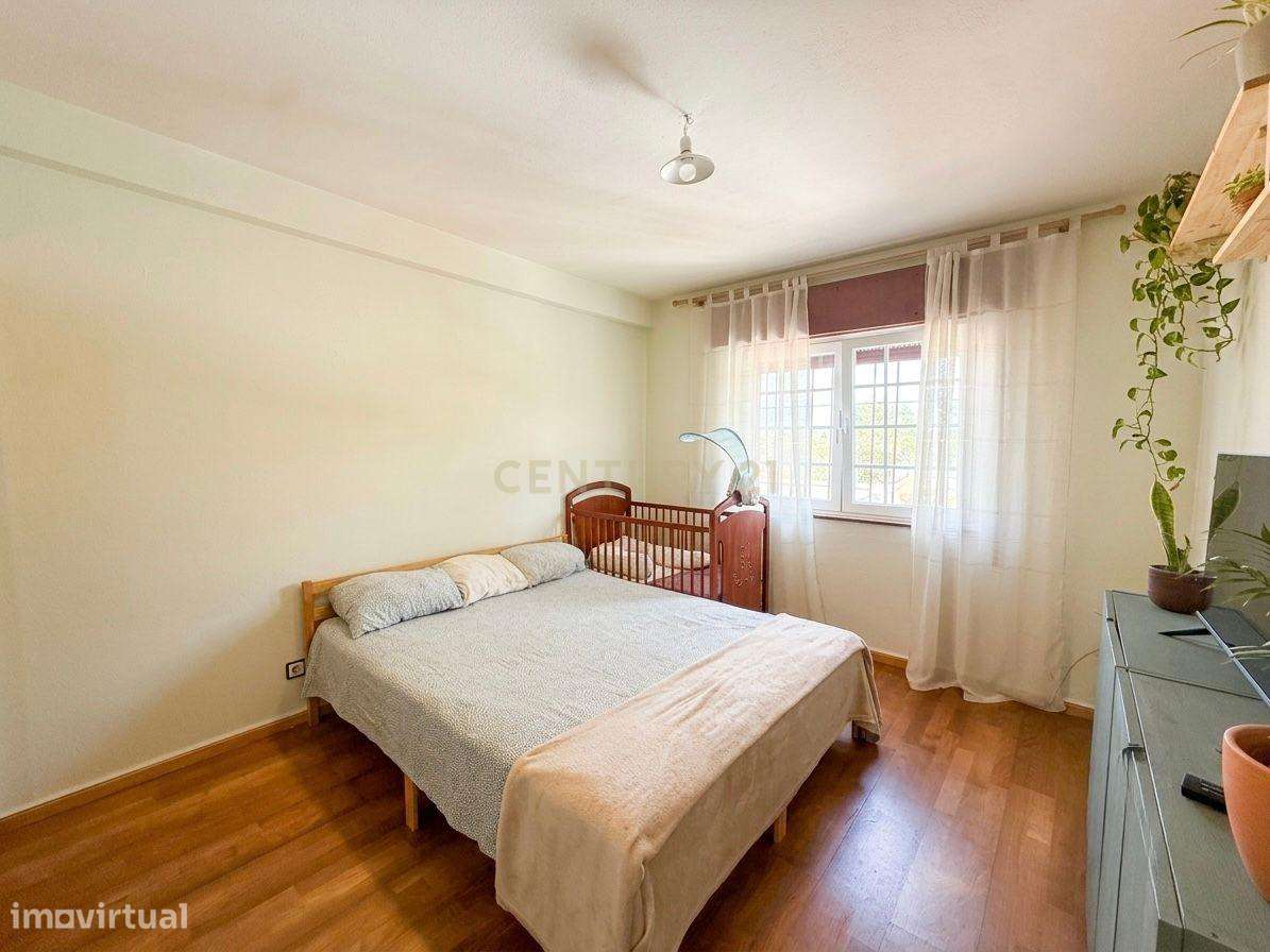 Moradia T4  em Vendas de Azeitão com jardim - Oportunidade-19