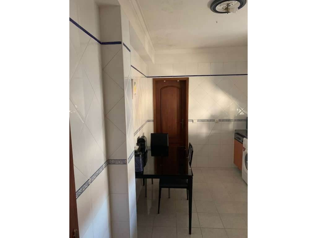 T1 muito espaçoso com 70m² e grande varanda - Grande imagem: 5/17