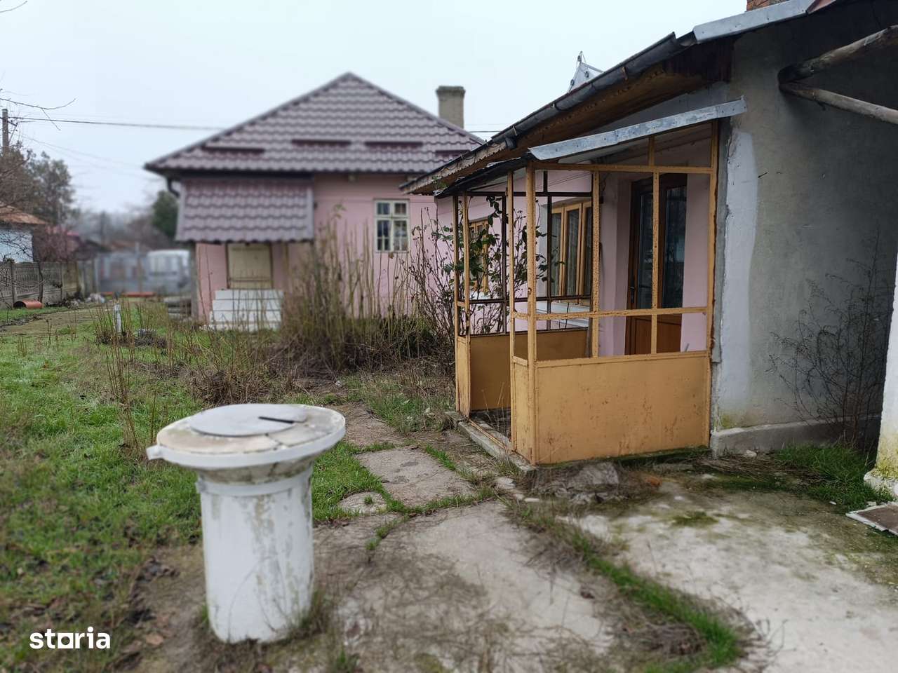 Doua case,respectiv 66 si 30mp,Mischii,utilitati la poarta,3750 mp-2