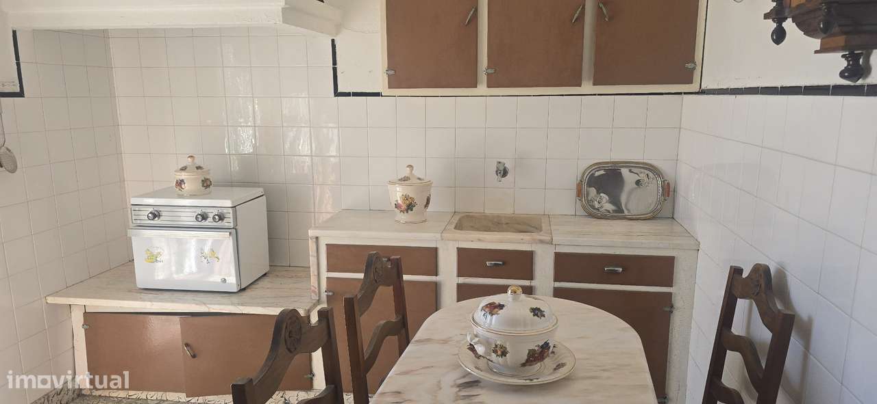 Moradia T2 Isolada com 2500m² em Pinhal Novo-5