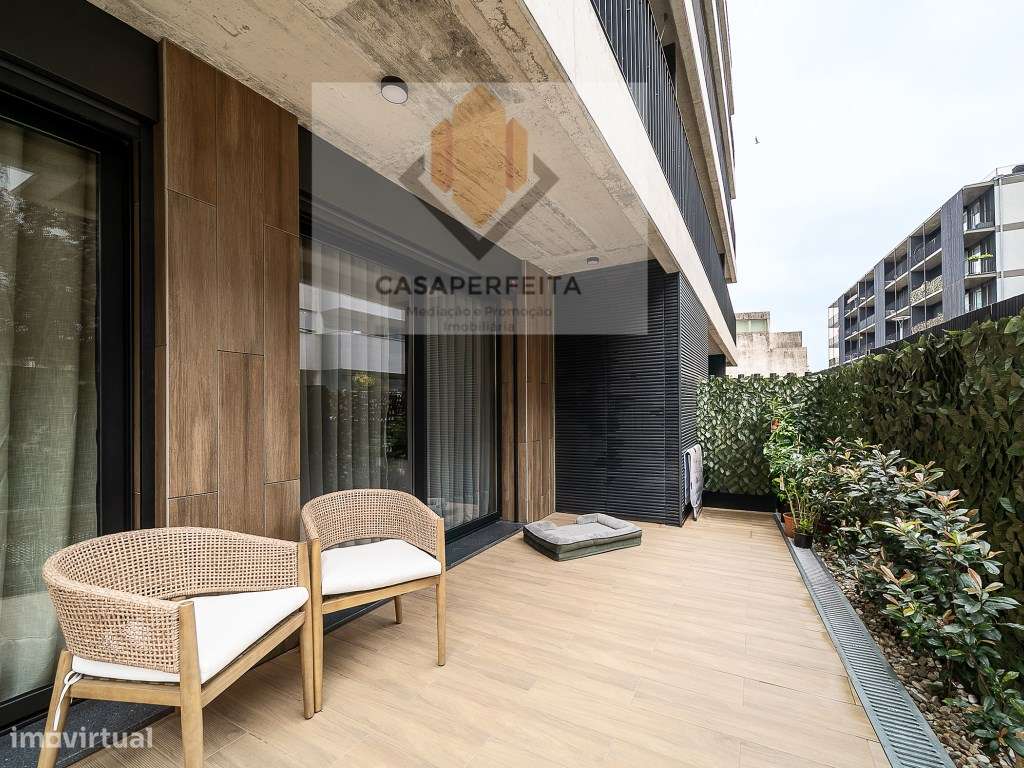 Fabuloso T2 Como Novo com Terraço e Lugar de Garagem - Candal-19