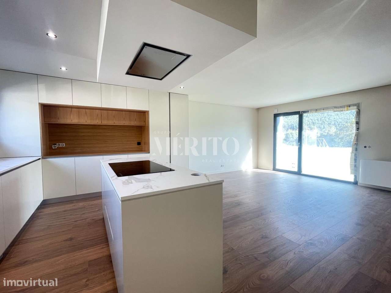 Moradia Gaveto com 3 Suites - Grande imagem: 3/30