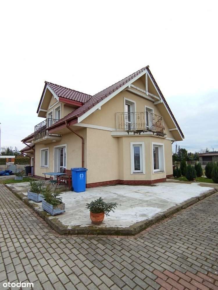 Dom z 2016r z ogromną działką  w spokojnej okolicy blisko centrum-1