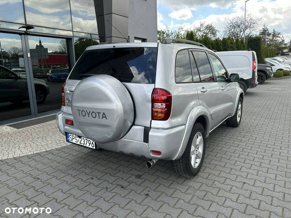 Toyota RAV4 2.0 D-4D 4x4 - 4