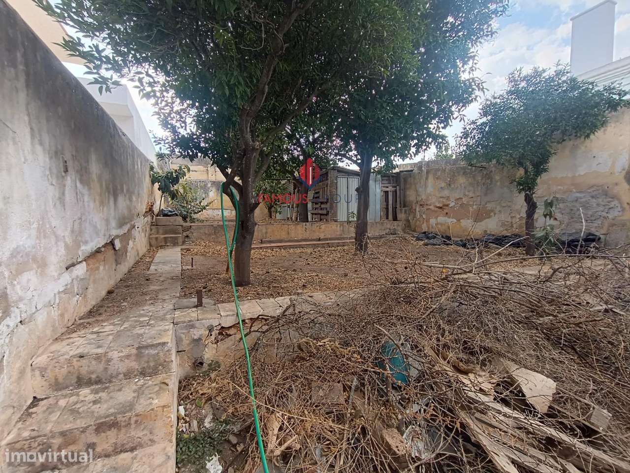 Portimão: Moradia T3 com potencial incrível, Terreno Amplo e...-9