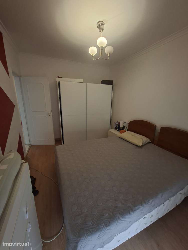 Arrenda se quarto em Massamá / Queluz - Grande imagem: 2/2