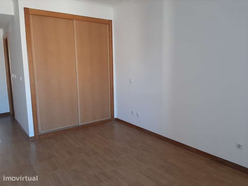 IMÓVEL ARRENDADO ATÉ MARÇO 2026  Apartamento T3-11