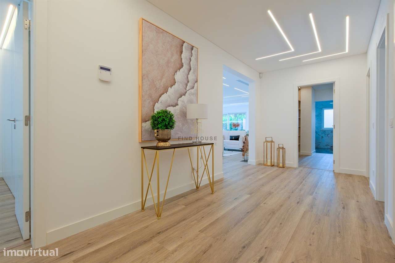 Moradia T4 de Luxo Totalmente Remodelada na Herdade da Aroeira-4