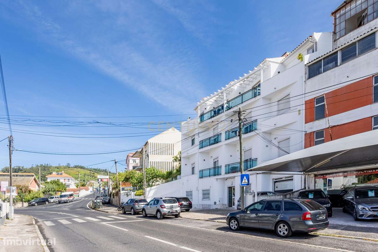 Procura espaço e conforto? Veja este T4 Duplex-32