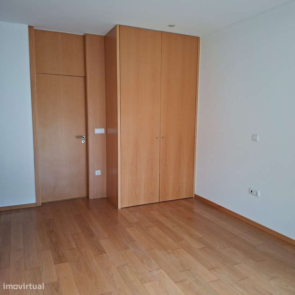 Apartamento T3 com Lugar Garagem-7