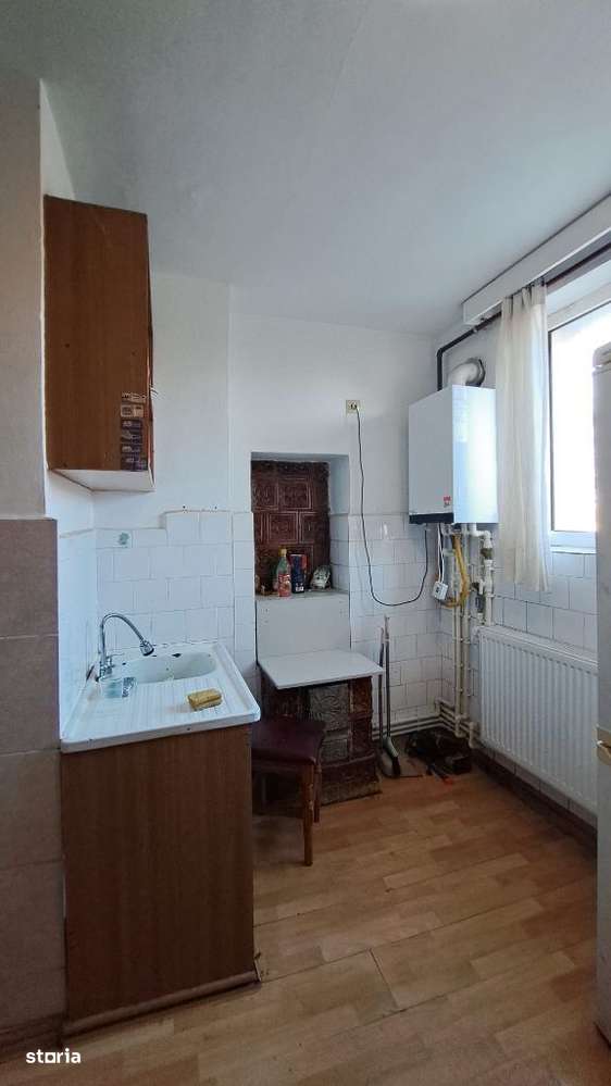 Agigea 3 camere decomandate 70 mp. 2 bai, etaj 1, centrala gaz, boxa - Imagine principală: 5/19