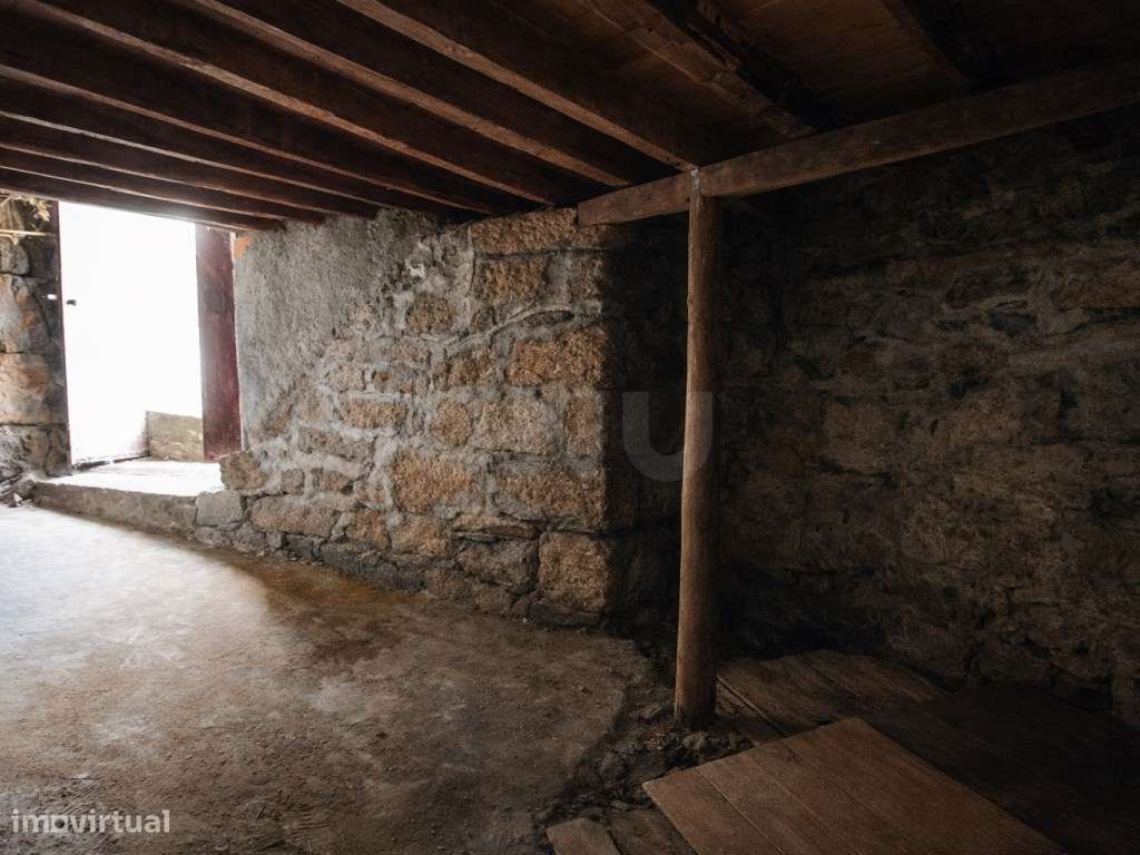 Muito Mais do Que Parece: Casa com traça tipicamente beirã. T1 com ...-20