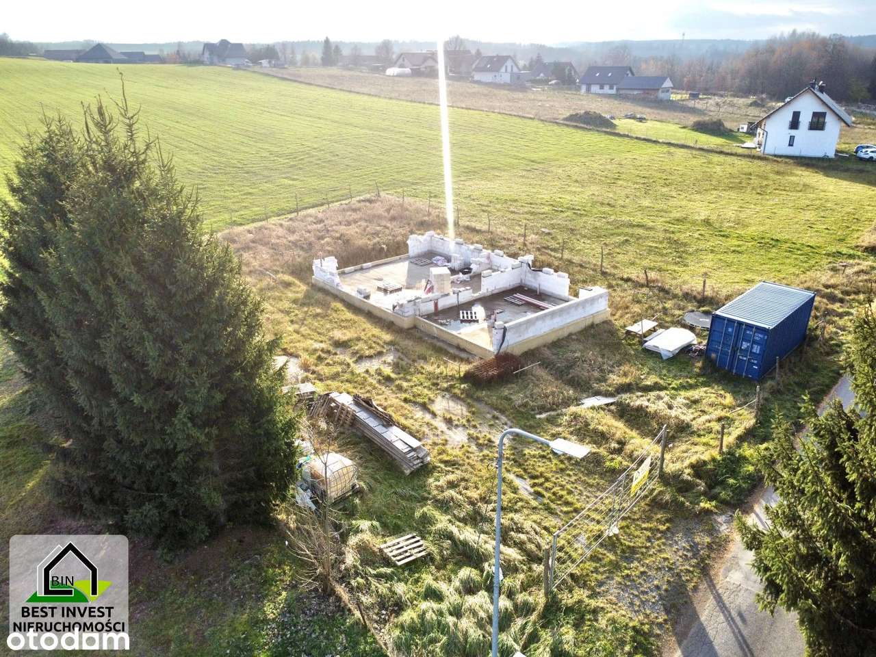 Działka z rozpoczętą budową domu dla rodziny-9