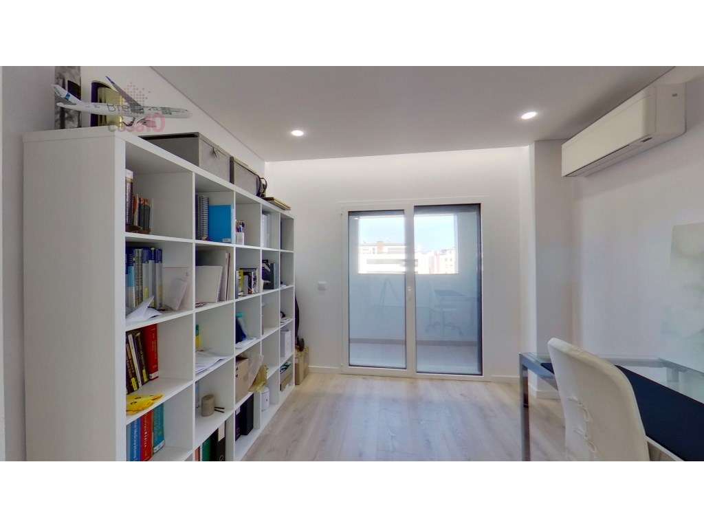 Penthouse Duplex T5 de Luxo, para venda no Montijo-9