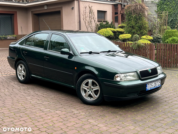 Skoda Octavia 1.6 GLX - 1