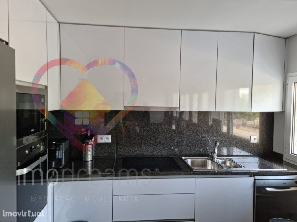 Apartamento T0 em Prior Velho - Lisboa