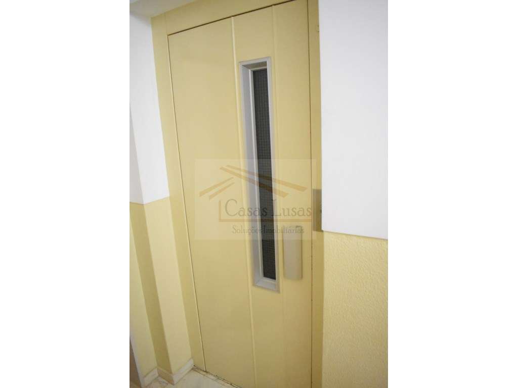 Apartamento T3 no Centro do Cadaval-8