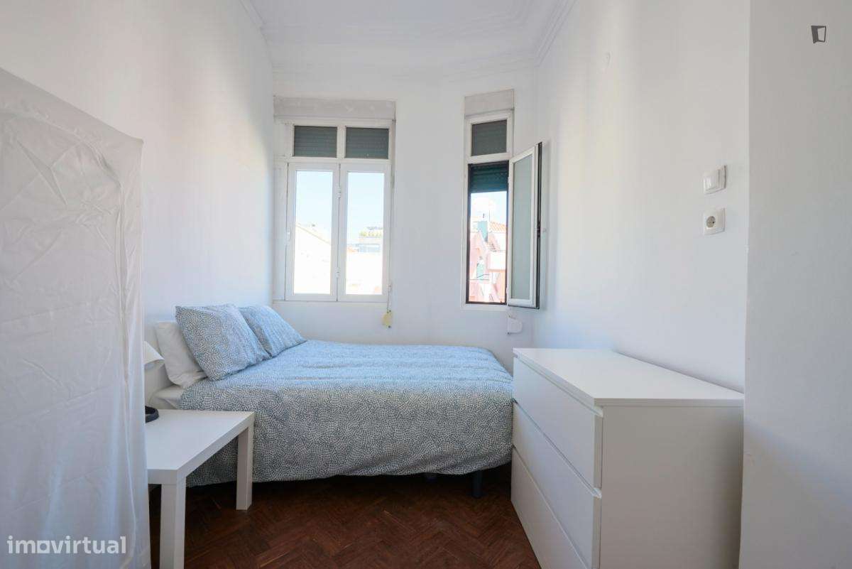 Quarto - localizado em Marquês de Pombal Lisbon - Grande imagem: 2/6