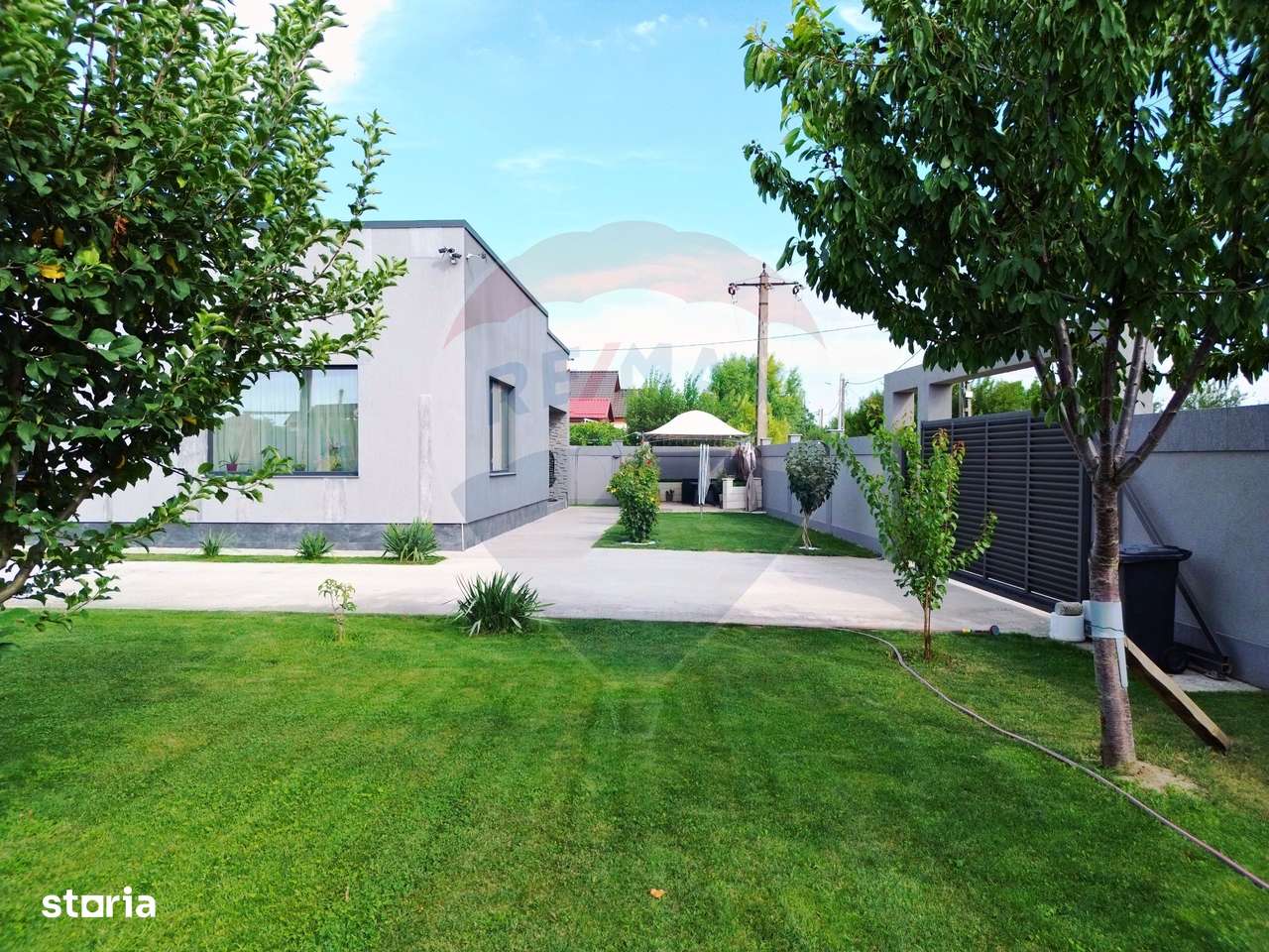 Casă de vânzare 300mp, Șendreni I Galati– liniște și rafinament - Imagine principală: 4/20
