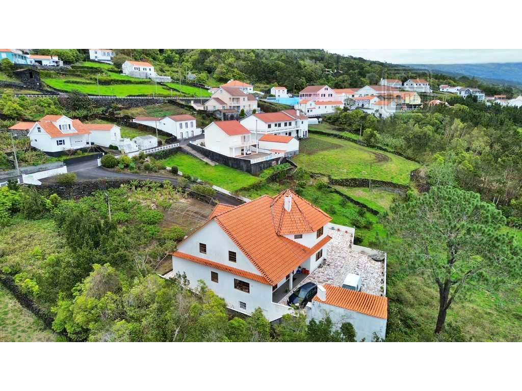 VENDA de MORADIA - VIVENDA T5 com vista mar - São João, Lajes do Pi...-6