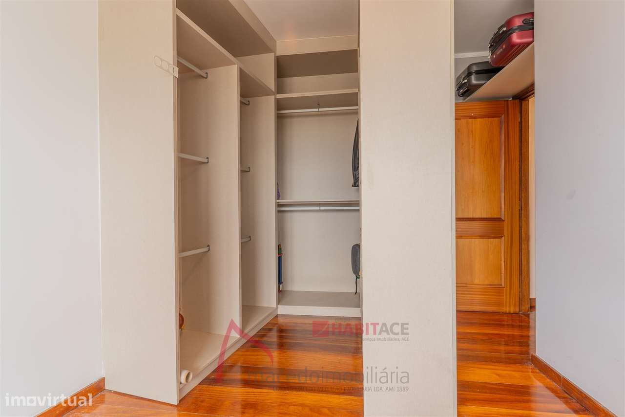 Apartamento T4 Mobilado à Venda em São Vicente, Braga-16