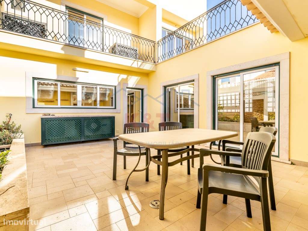 Moradia T5 de Luxo + Apartamento T3 - Lagoa-54