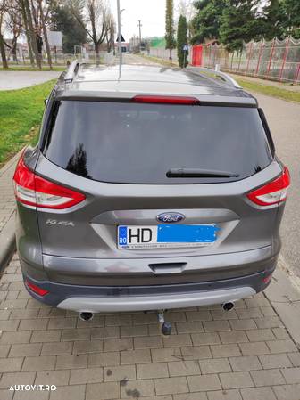 Ford Kuga 2.0 TDCi 4WD Powershift Titanium - 4