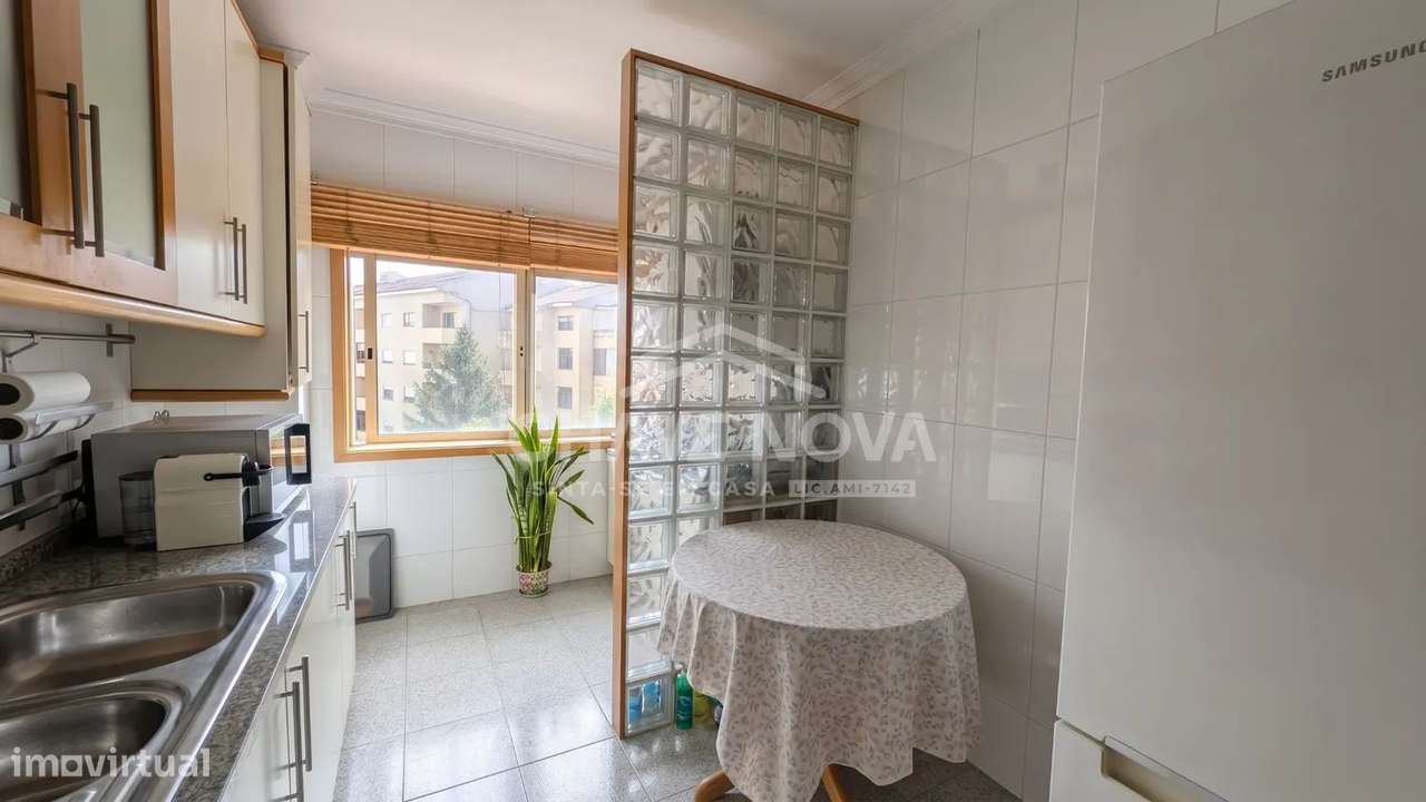 Apartamento T2 c/ Lugar de Garagem em Mafamude-9