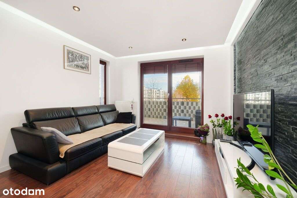 Przestronne, komfortowe mieszkanie w Łomiankach.-2