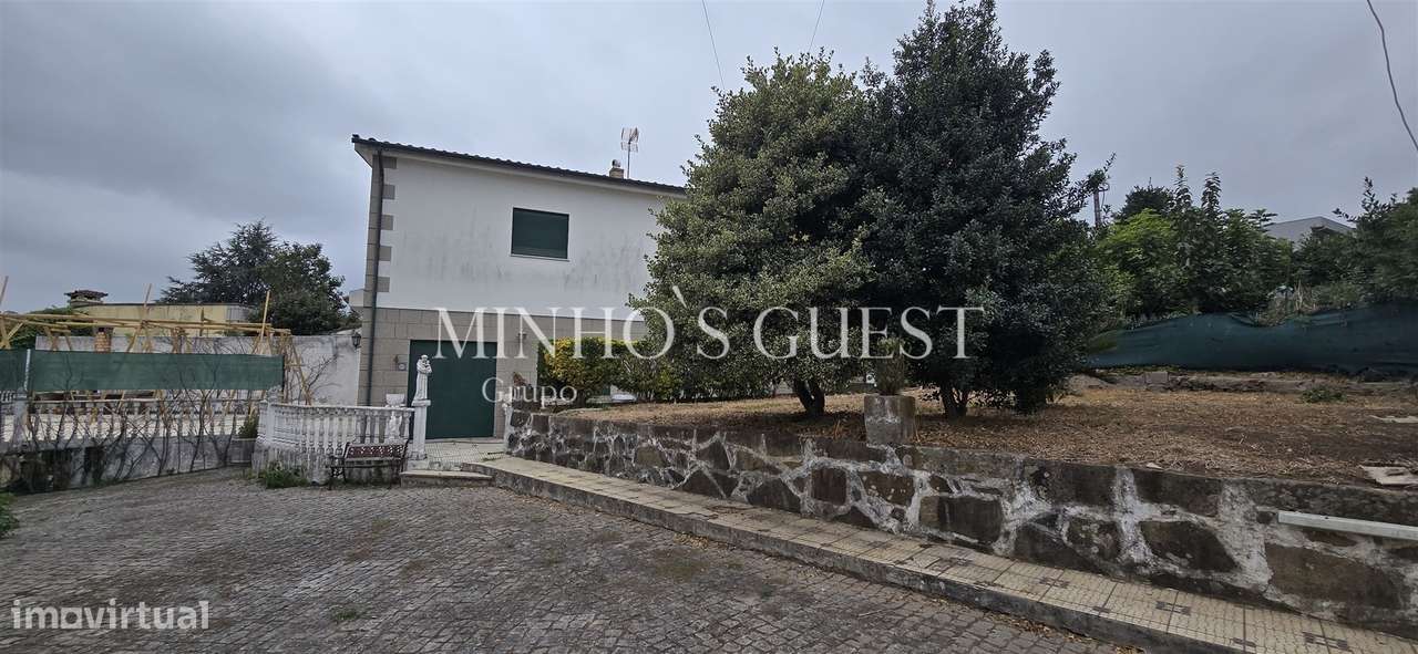 Moradia V4 Individual inserida em lote de 1800m2 - Nogueira, Braga - Grande imagem: 2/48
