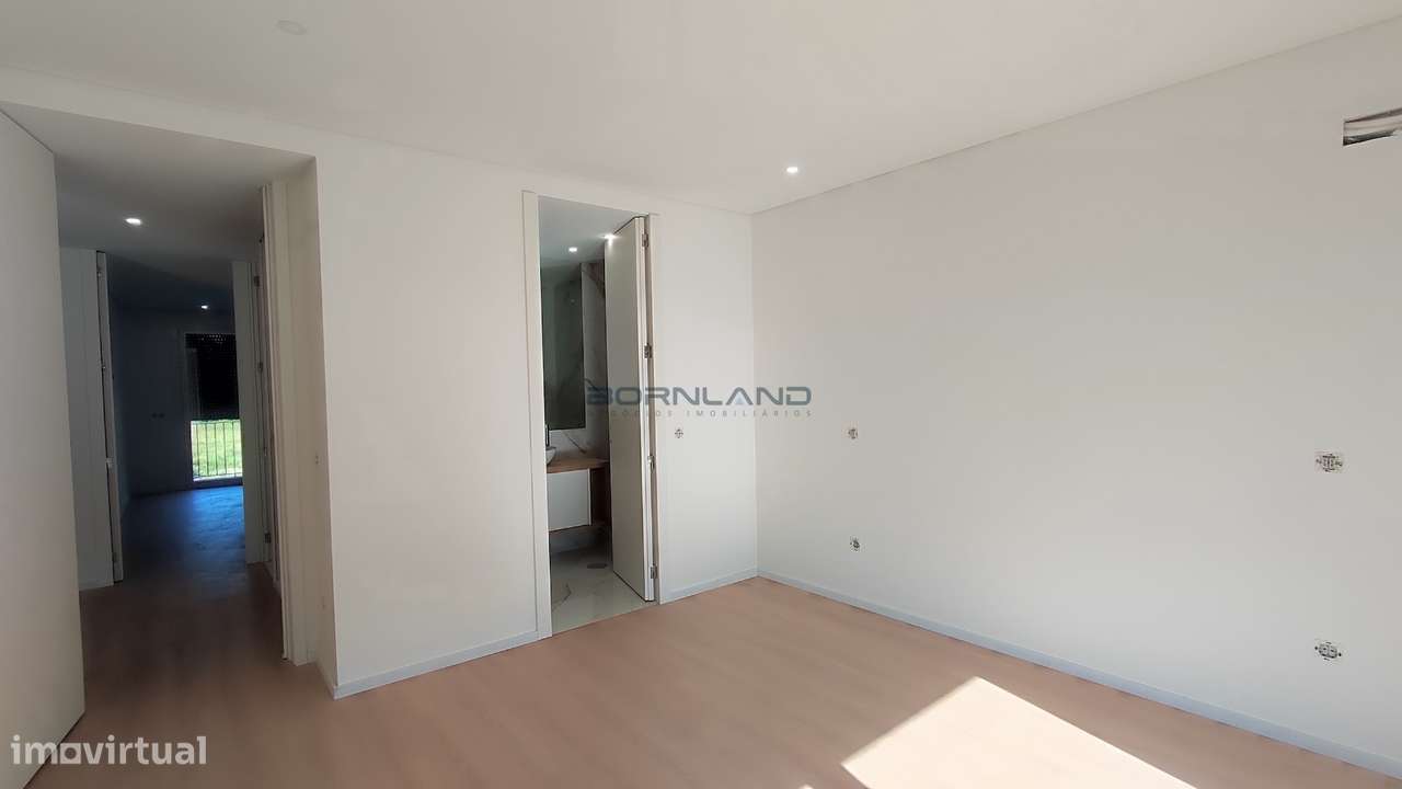 Moradia Geminada T4 - Pronta habitar-10