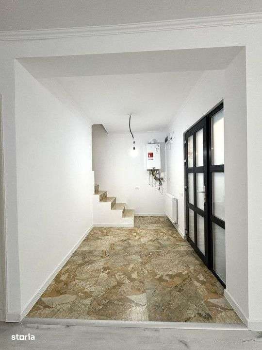 DE VANZARE | CASA 5 CAMERE | VALU LUI TRAIAN - Imagine principală: 3/9