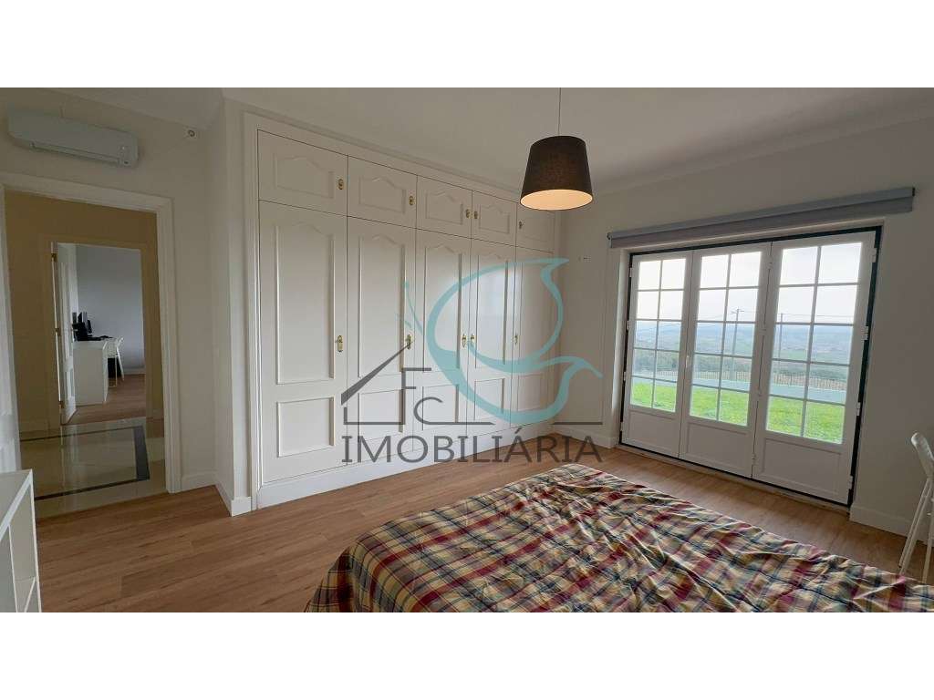 Moradia T5 com Vista para a Serra em Alenquer-31