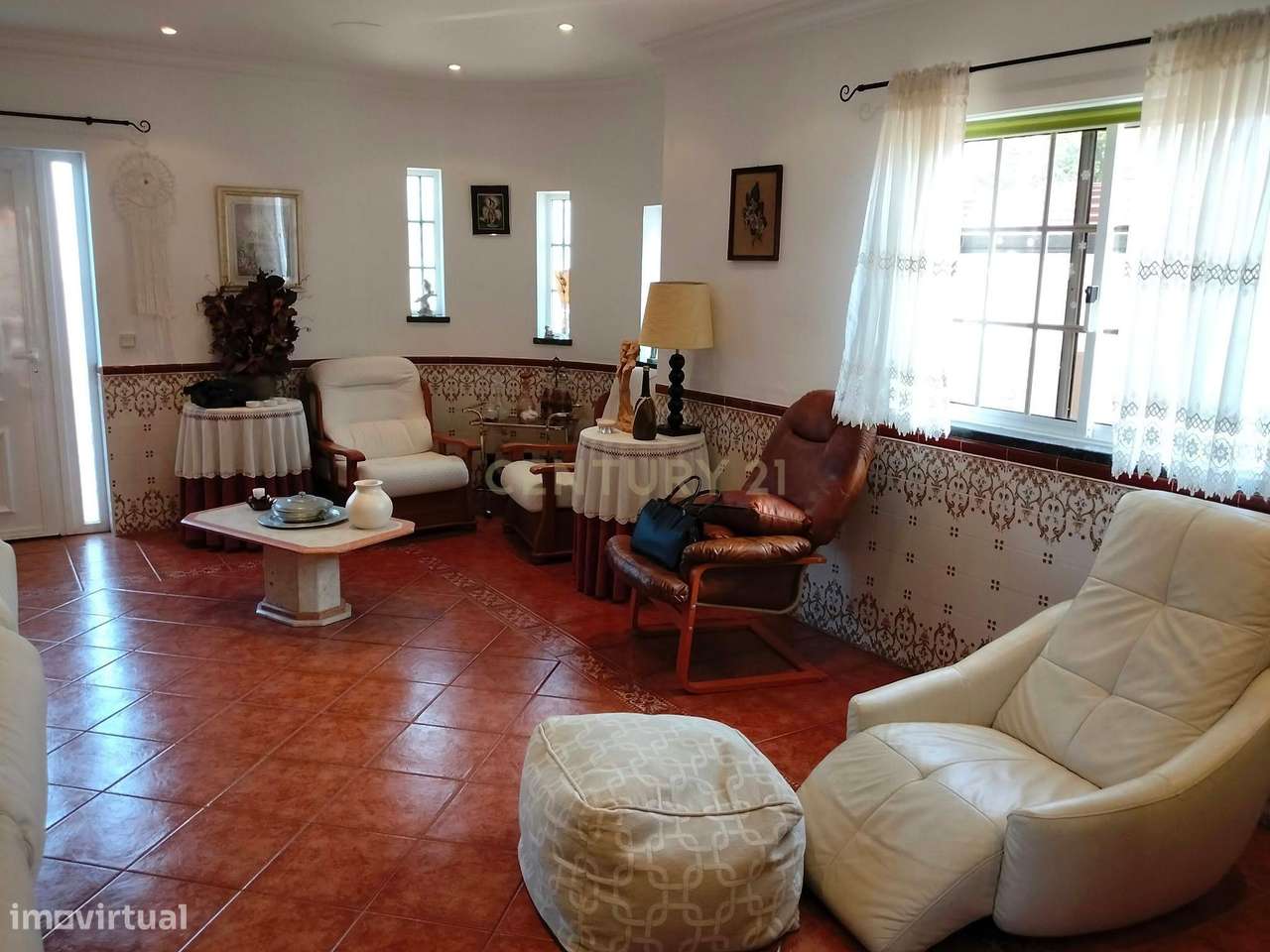 Moradia T4 Independente em Quinta das Laranjeiras-3