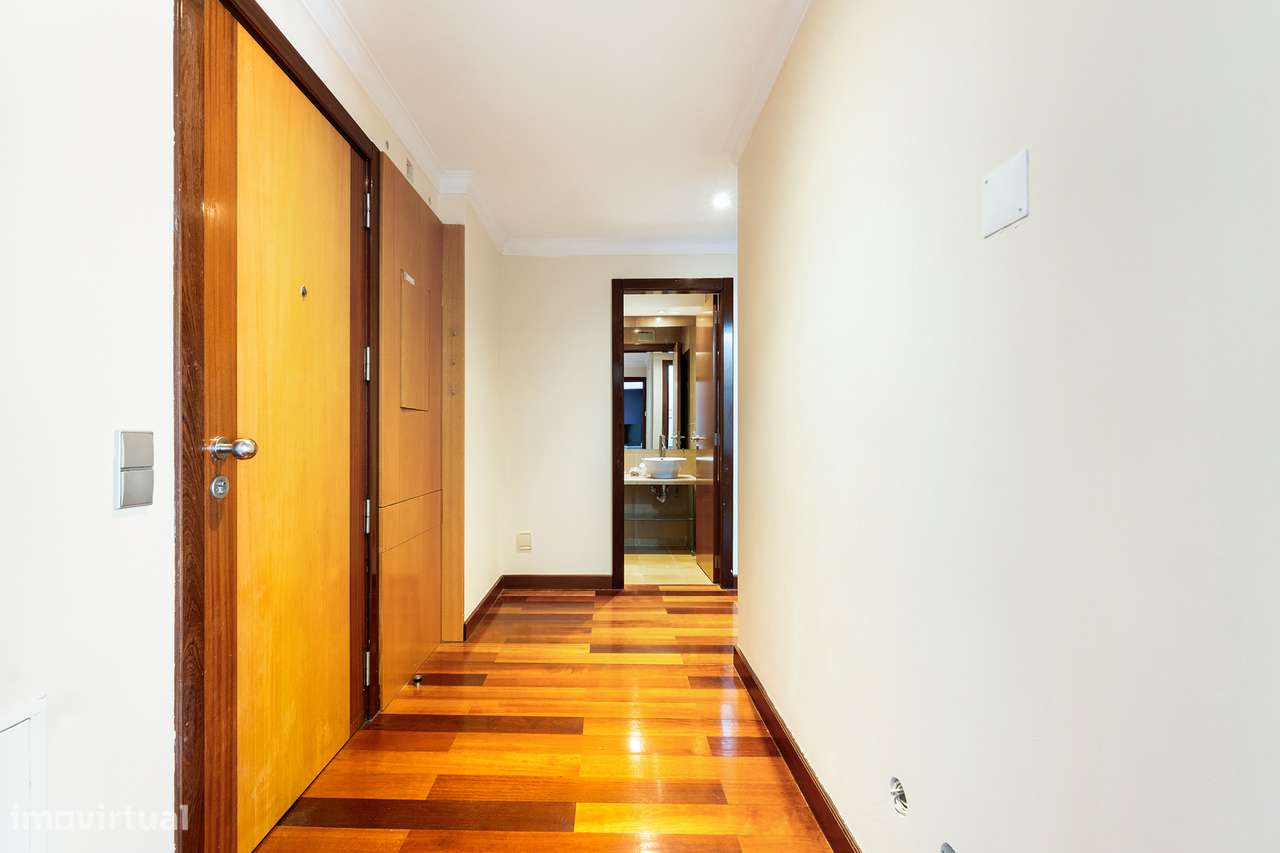 Apartamento t3 à venda na Rua Dom António Barroso, 268-19