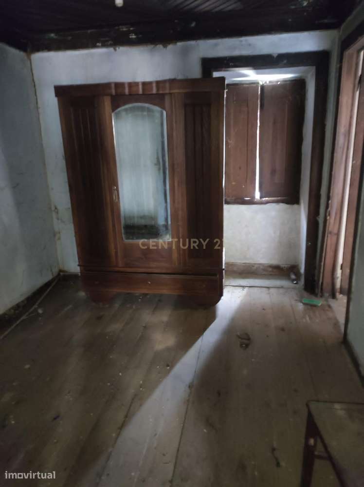 Moradia T2 para recuperação em Ferreira do Zêzere - Grande imagem: 4/13