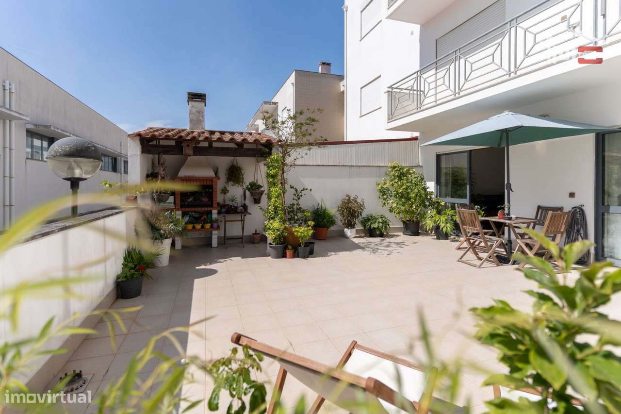 Excelente Apartamento T1 com terraço e garagem, Urbanização Pinhal ...-16