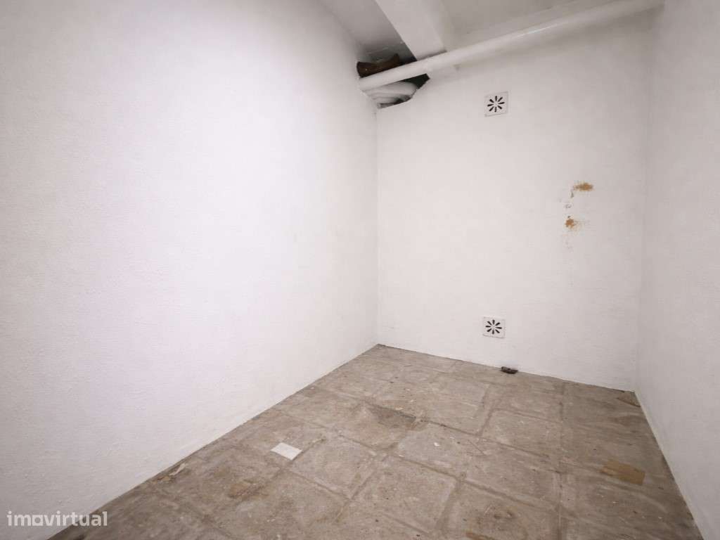 T3 com Varanda, Arrecadação e 2 Lugares de Garagem-26