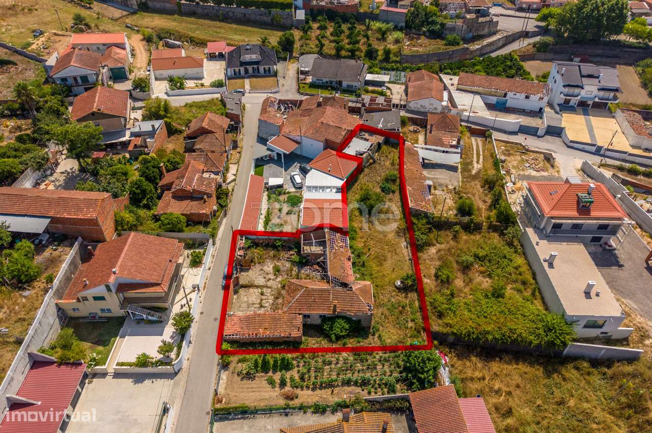 Moradia T2 || Para Reconstrução || Lote com 1.075m2-36