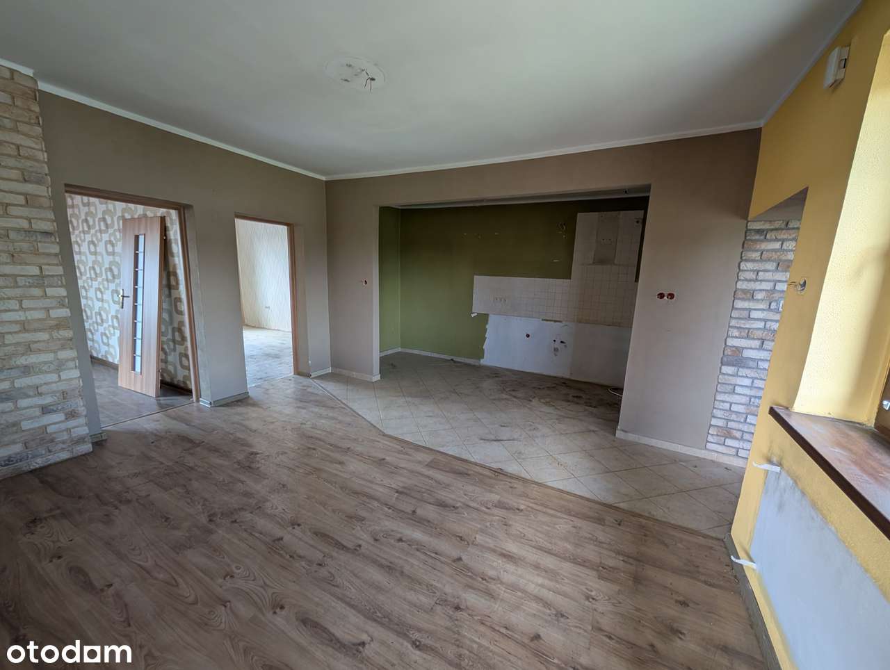 Dom z zapleczem pod działalność-garaże, możliwość 3 mieszkań!-15