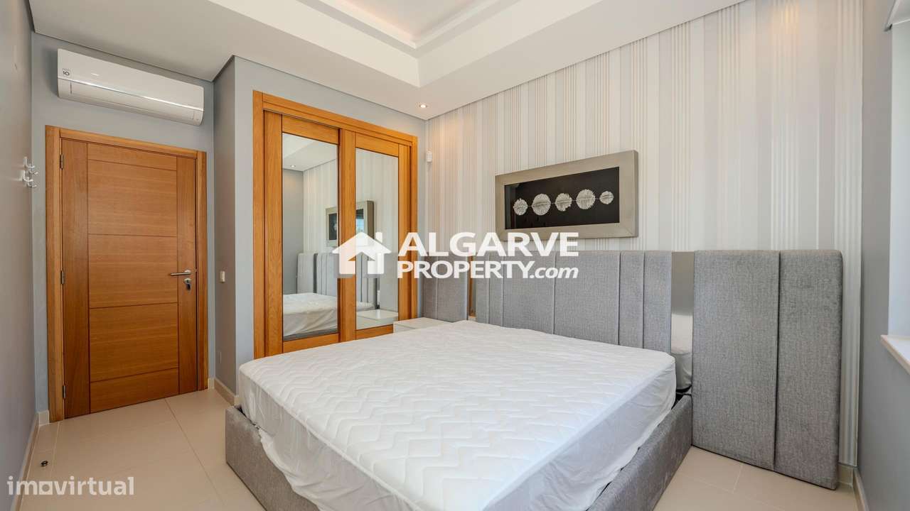 Luxuosa Moradia T4 no Condomínio The Crest, Almancil | Triângulo Doura - Grande imagem: 4/36