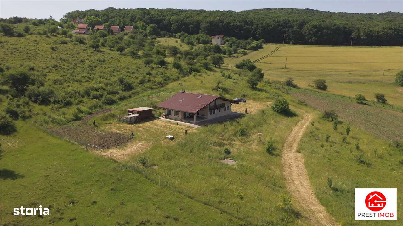 Casa cu teren 4.6 hectare la 17 km de Targu Mures - Imagine principală: 1/12